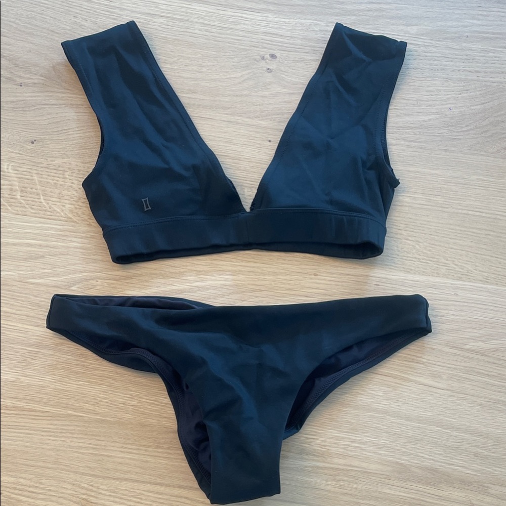 Elegant Black Women's Swimwear Set